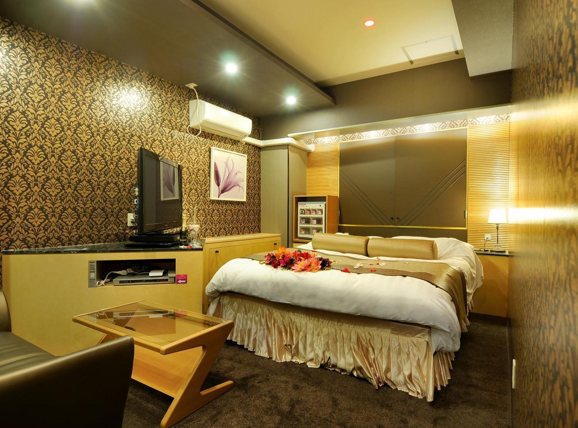 Hotel Love Ikutama -Adult Only Осака Екстер'єр фото