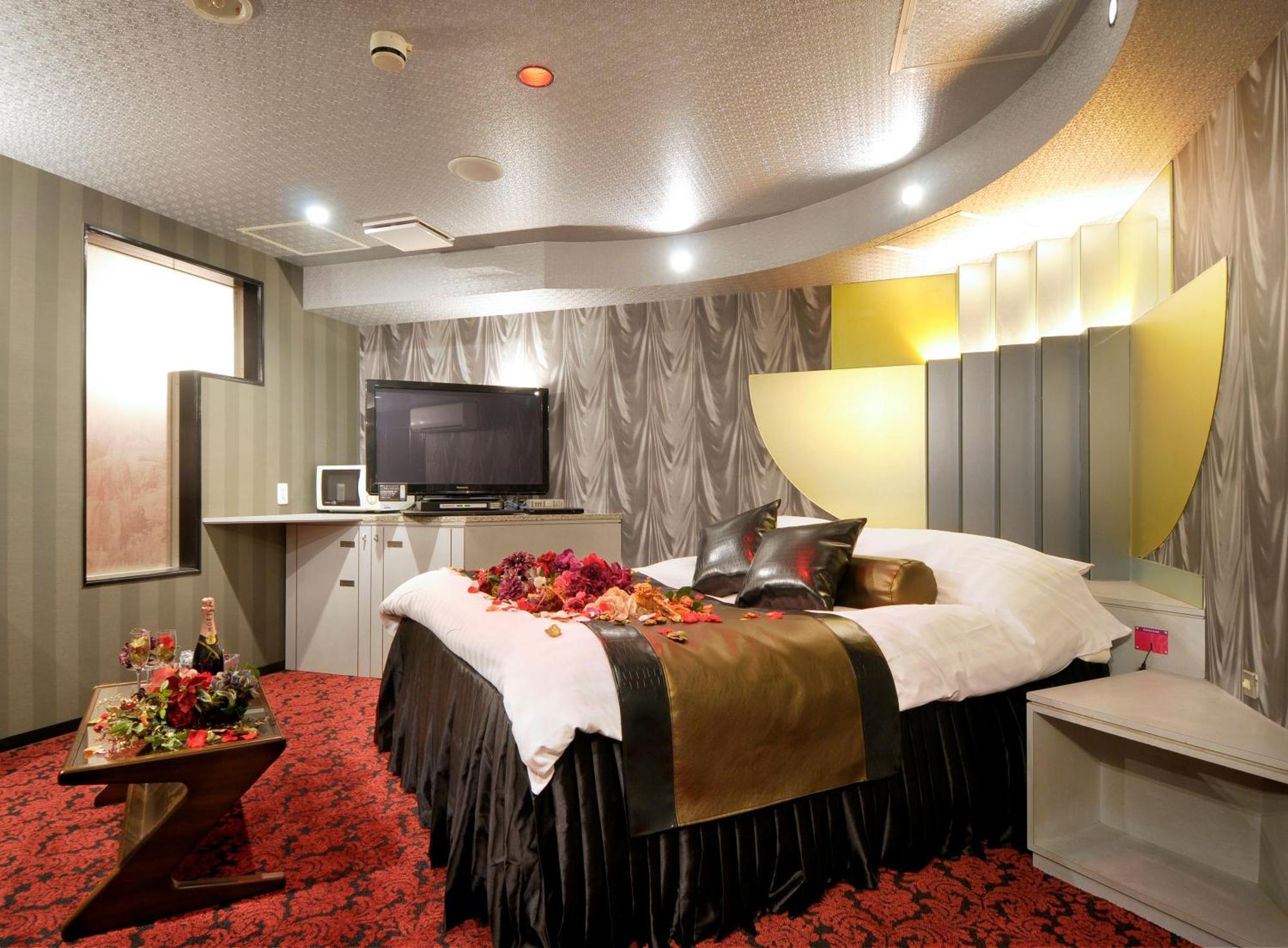 Hotel Love Ikutama -Adult Only Осака Екстер'єр фото