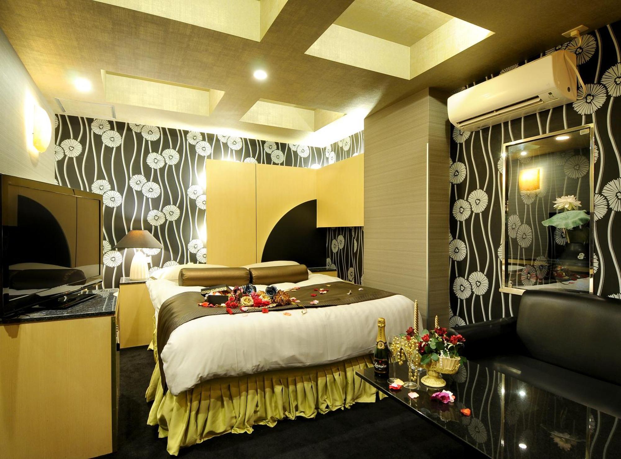 Hotel Love Ikutama -Adult Only Осака Екстер'єр фото