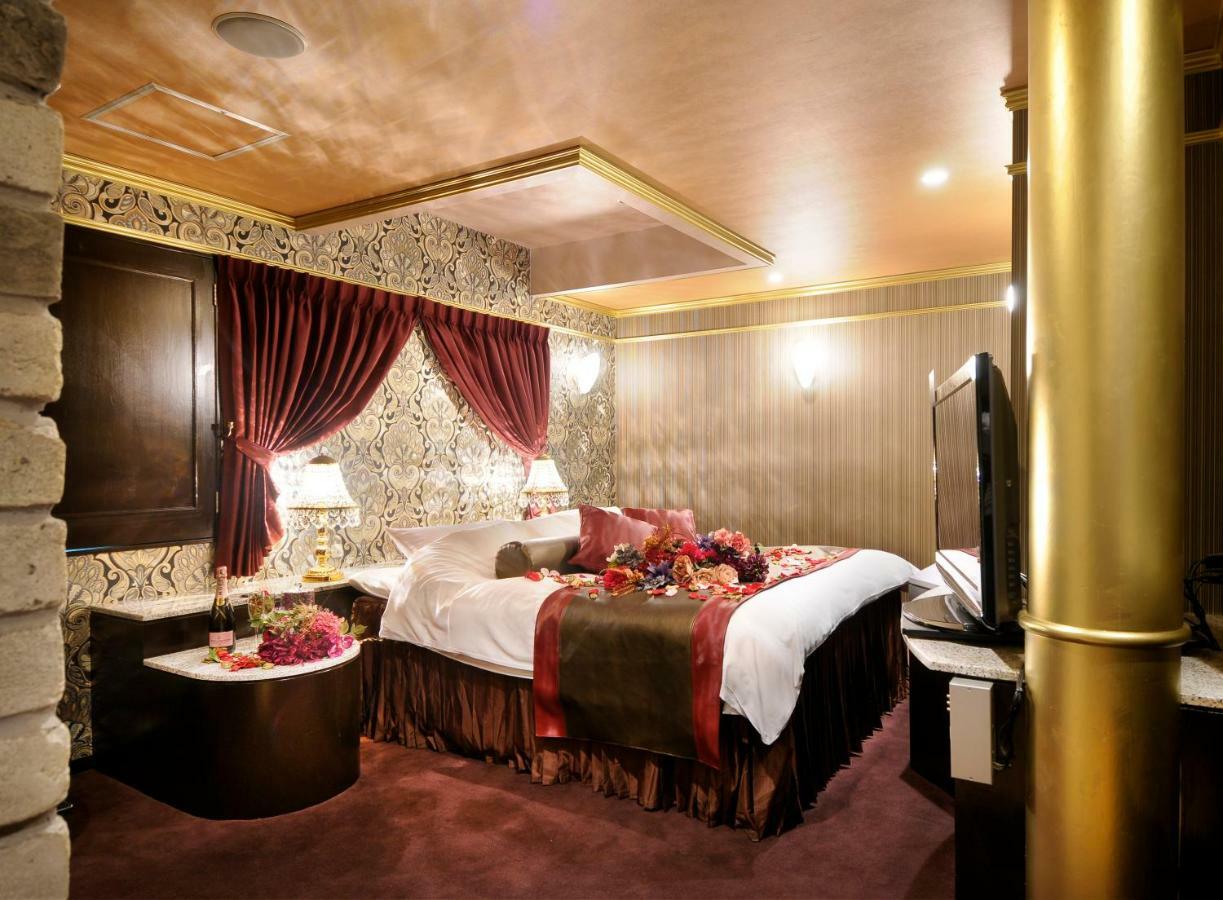 Hotel Love Ikutama -Adult Only Осака Екстер'єр фото