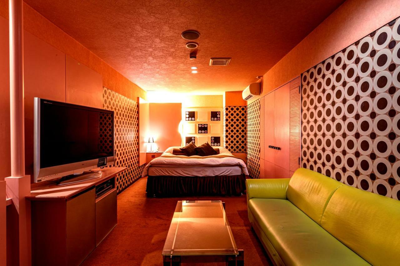 Hotel Love Ikutama -Adult Only Осака Екстер'єр фото